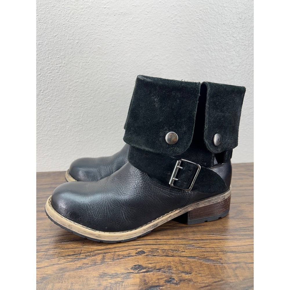 Clarks‎ Women's Size 6M Black Leather Cuff Biker Booties